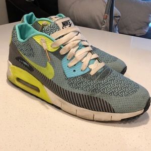Nike AirMax Sneakers (Rare Colors)
